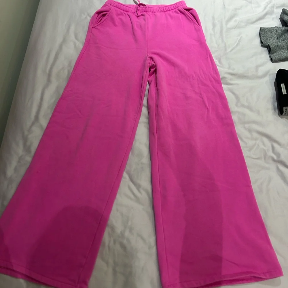 GAP Hot Pink Fleece Pants - Picture 2 of 3